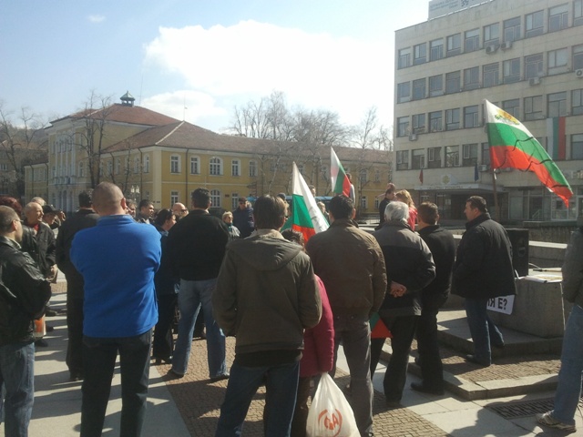 Тайна среща в Габрово събра 35 организации на протестиращите