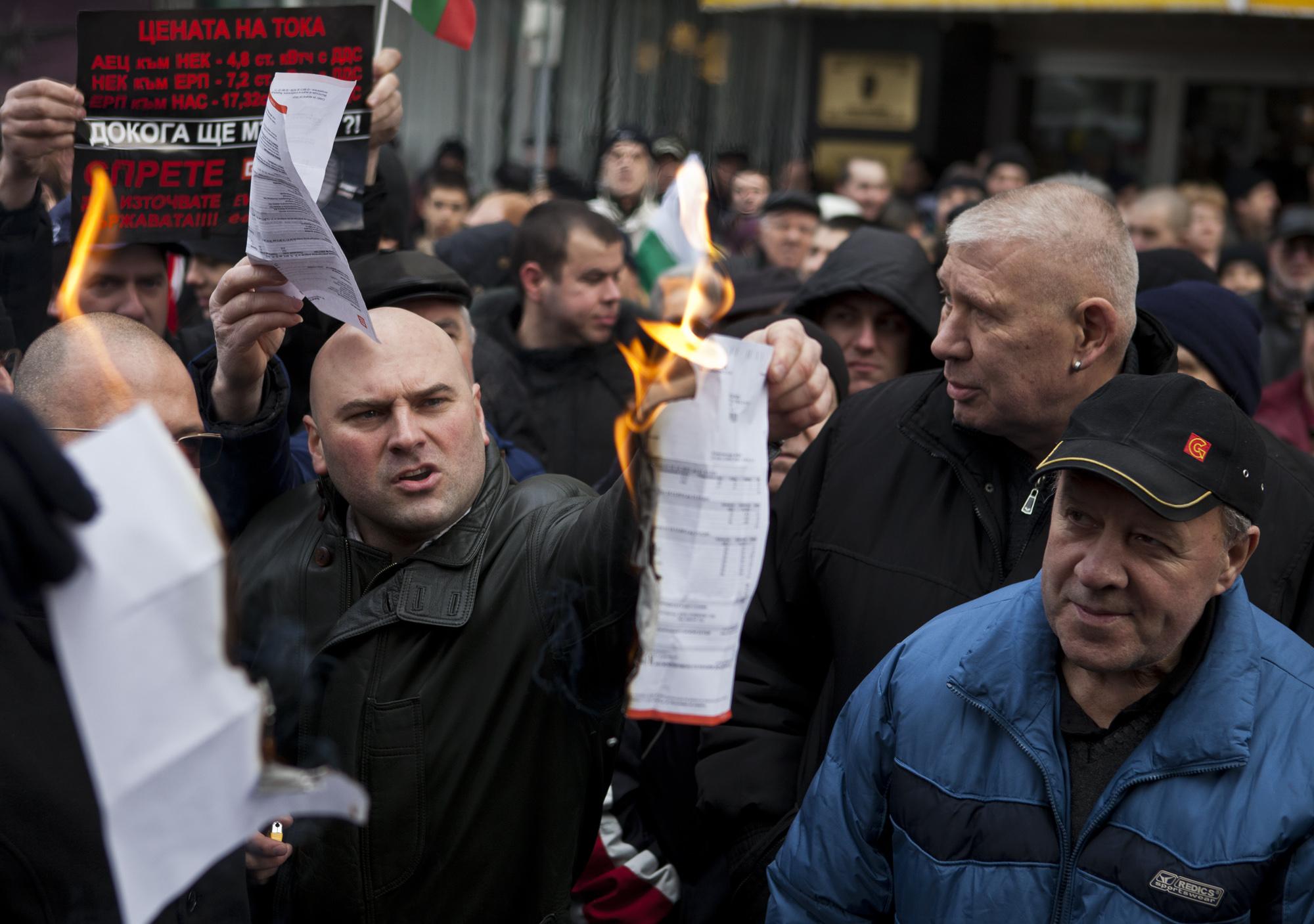 И Октай Енимехмедов се писа протестиращ