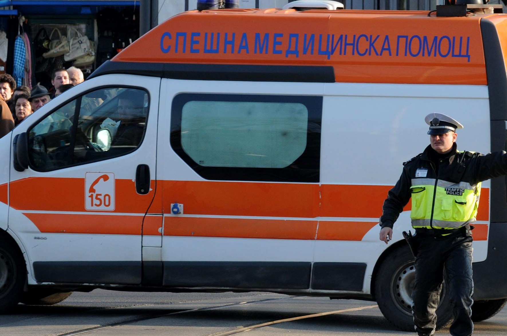 “Ситроен” се заби в автобус