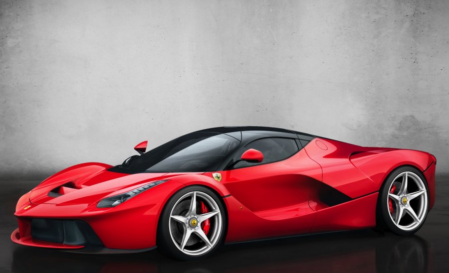 Над 1000 богаташи на опашка за Ferrari F150