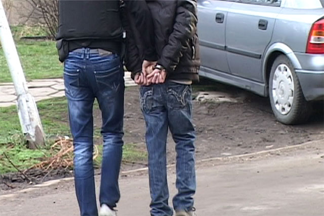 Двама перверзници арестувани за секс извращения с деца по интернет
