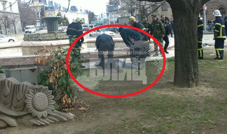 Ексклузивно и първо в БЛИЦ: Мъж се запали пред президенството!