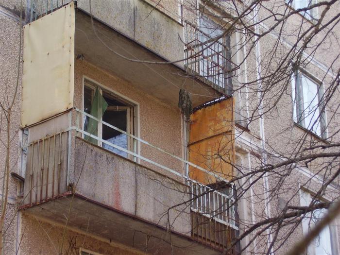 Безработен баща на 2-годишно дете полетя от 5-ия етаж и издъхна