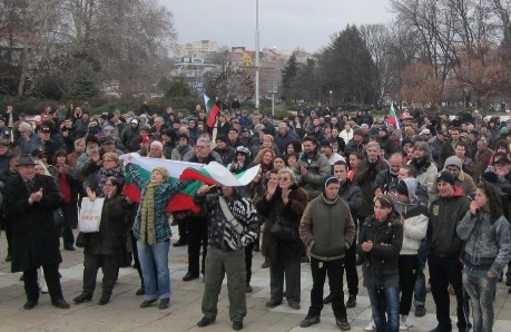 Бивши царисти налазиха протестите 
