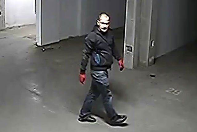 Познавате ли този мъж?