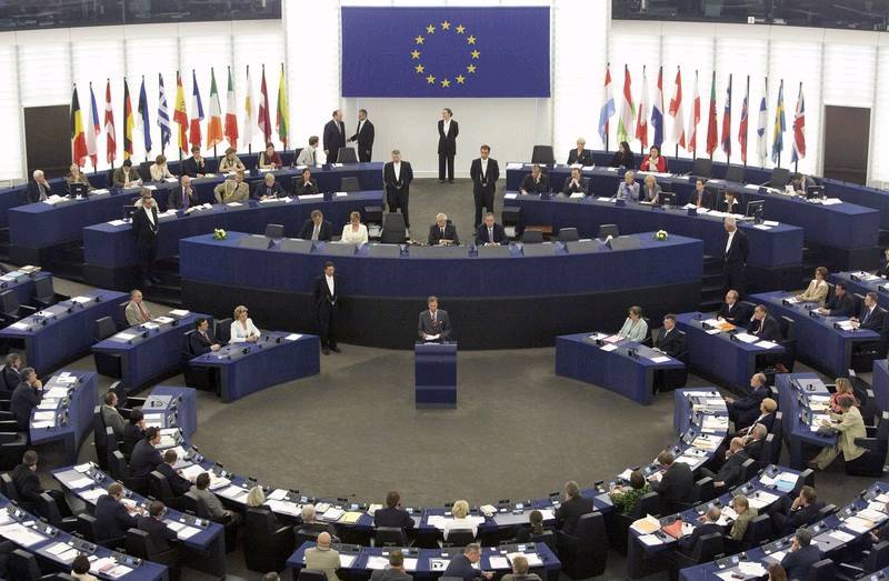 Европейският парламент решава днес за банкерските бонуси