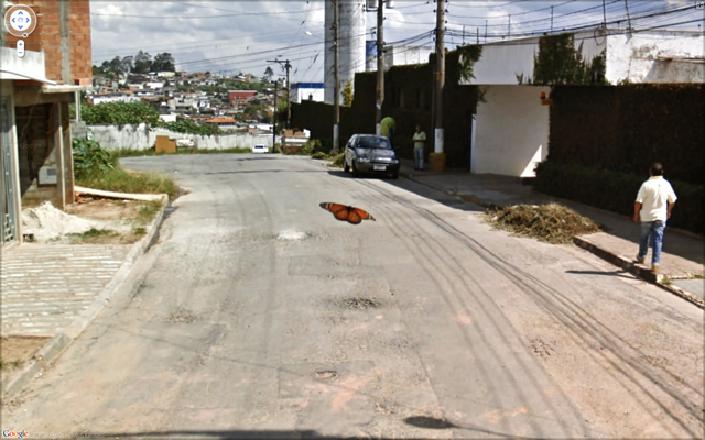 Вижте някои от най-шантавите снимки в Google StreetView 