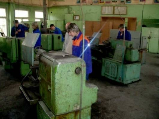 Крадли разбиха стена дегизирани като мъже