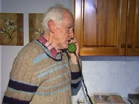 Дядо даде 2 бона на ало измамници 