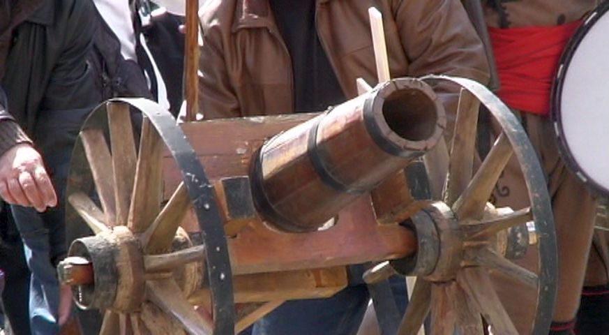 Пукот от черешово топче и хули срещу Стоичков 