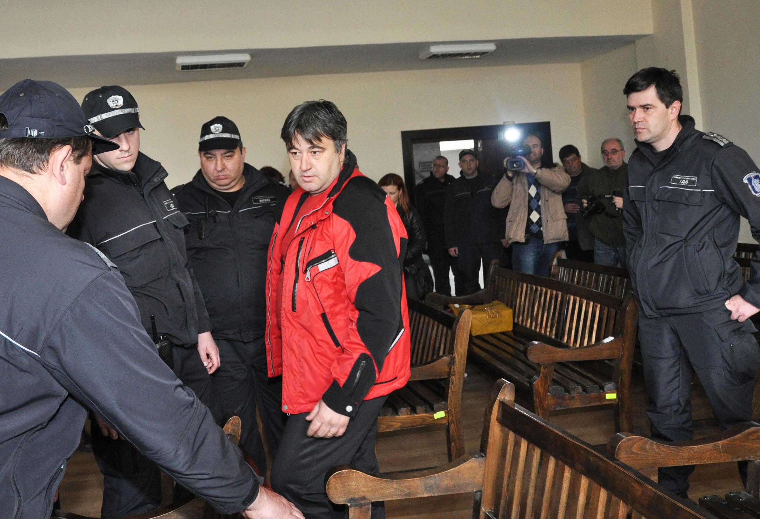 Полицаят, който уби ром в Баня: Веднъж ме удари с брадва, втори път не успя!
