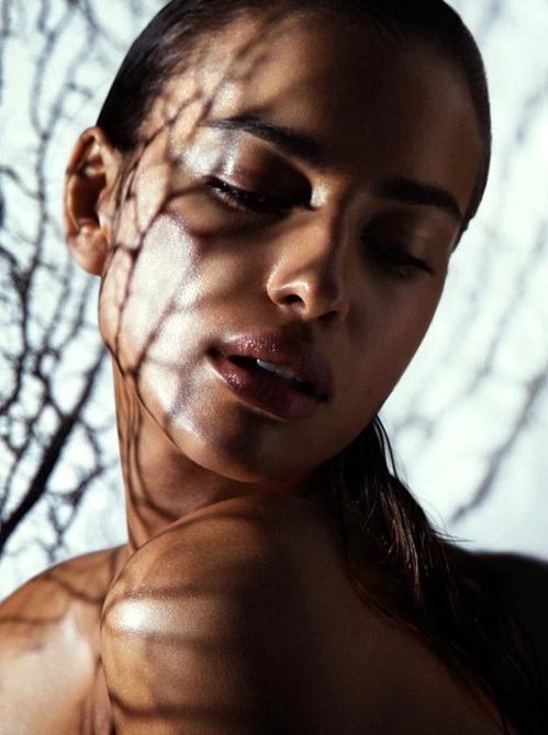Ирина Шейк се снима чисто гола (СНИМКИ) 