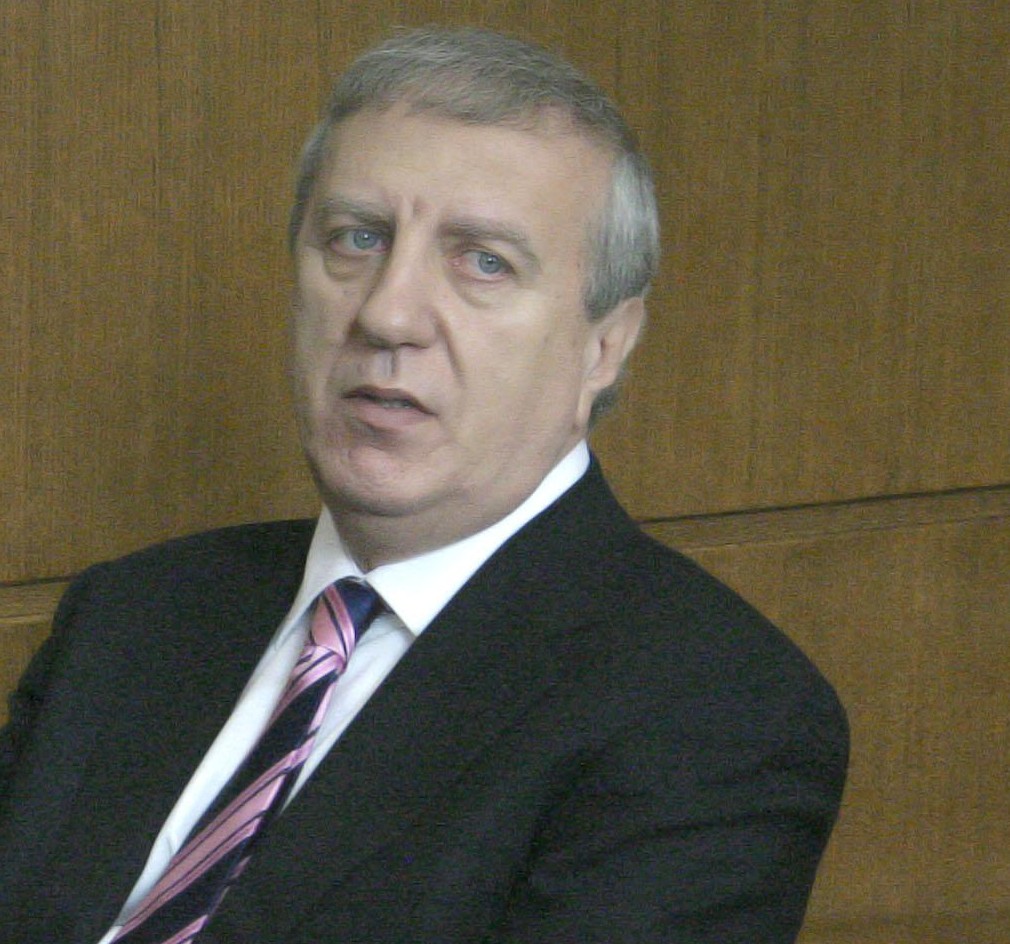 Лупи пак драпа към парламента