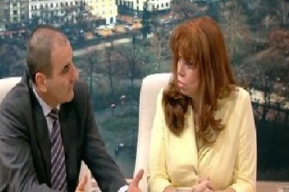 Йотова и Цветанов се счепкаха в ефир от СРС-тата до апартаментите