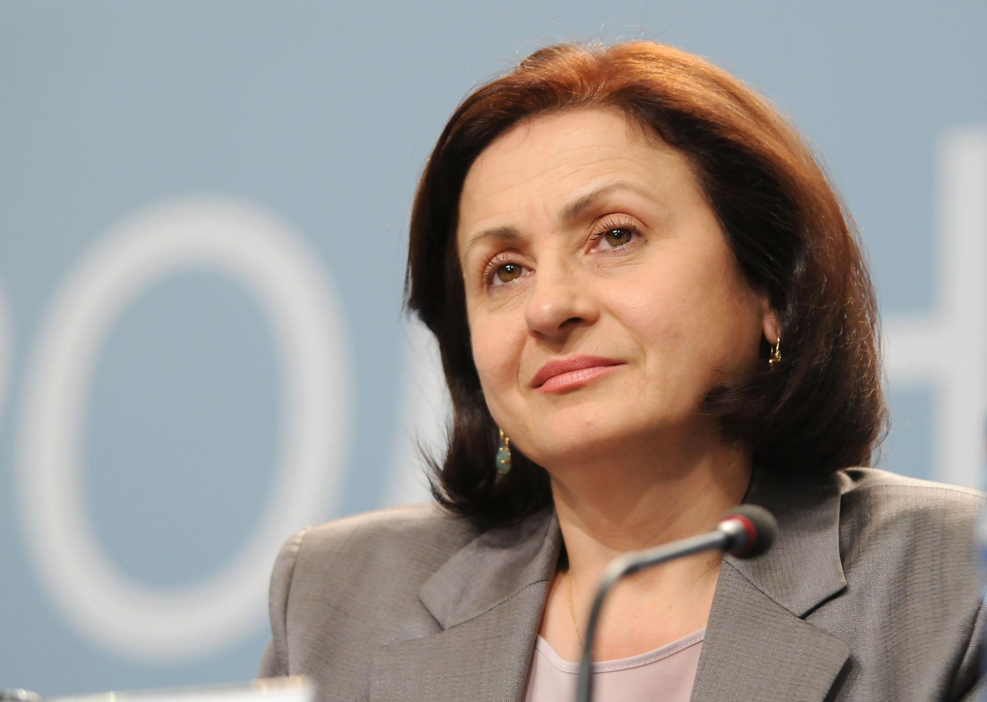 Емел Етем се отказва от парламента