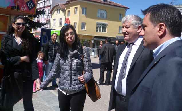 С хора на Галеви Кунева напира за парламента
