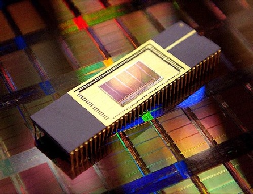 Samsung пуска 128Gb NAND флаш памет
