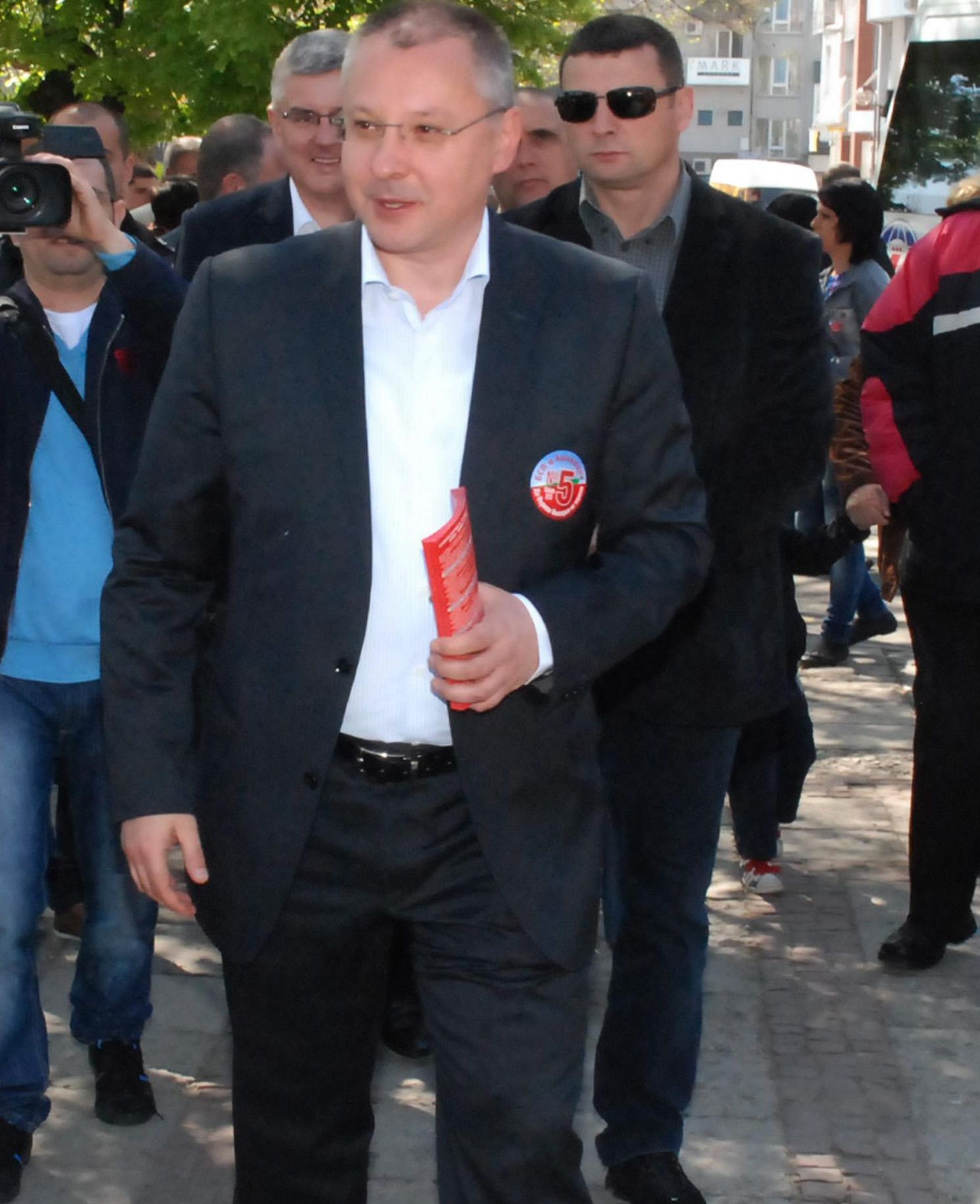 Станишев: САЩ свалиха политическото си доверие от ГЕРБ
