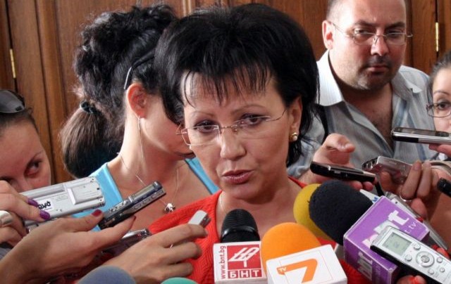 Арнаудова с последни данни по случая "Ало, Банов съм"