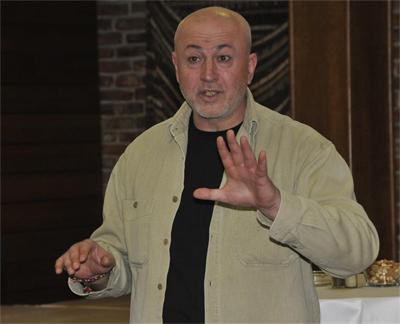 Максим Генчев търси монахиня с лъвско сърце за любима на Левски  