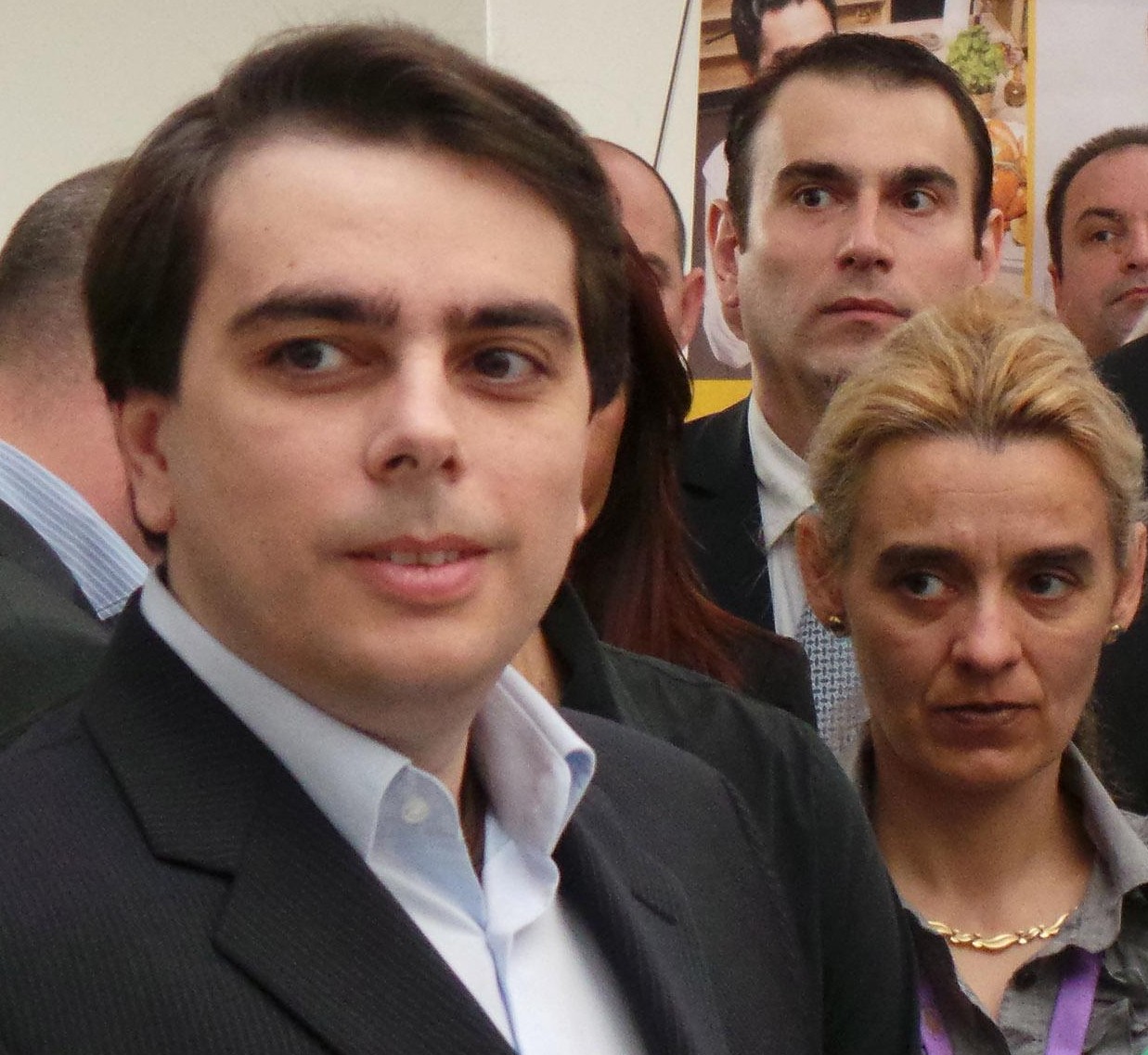 Асен Василев финтира цялата власт и опозиция с този ход