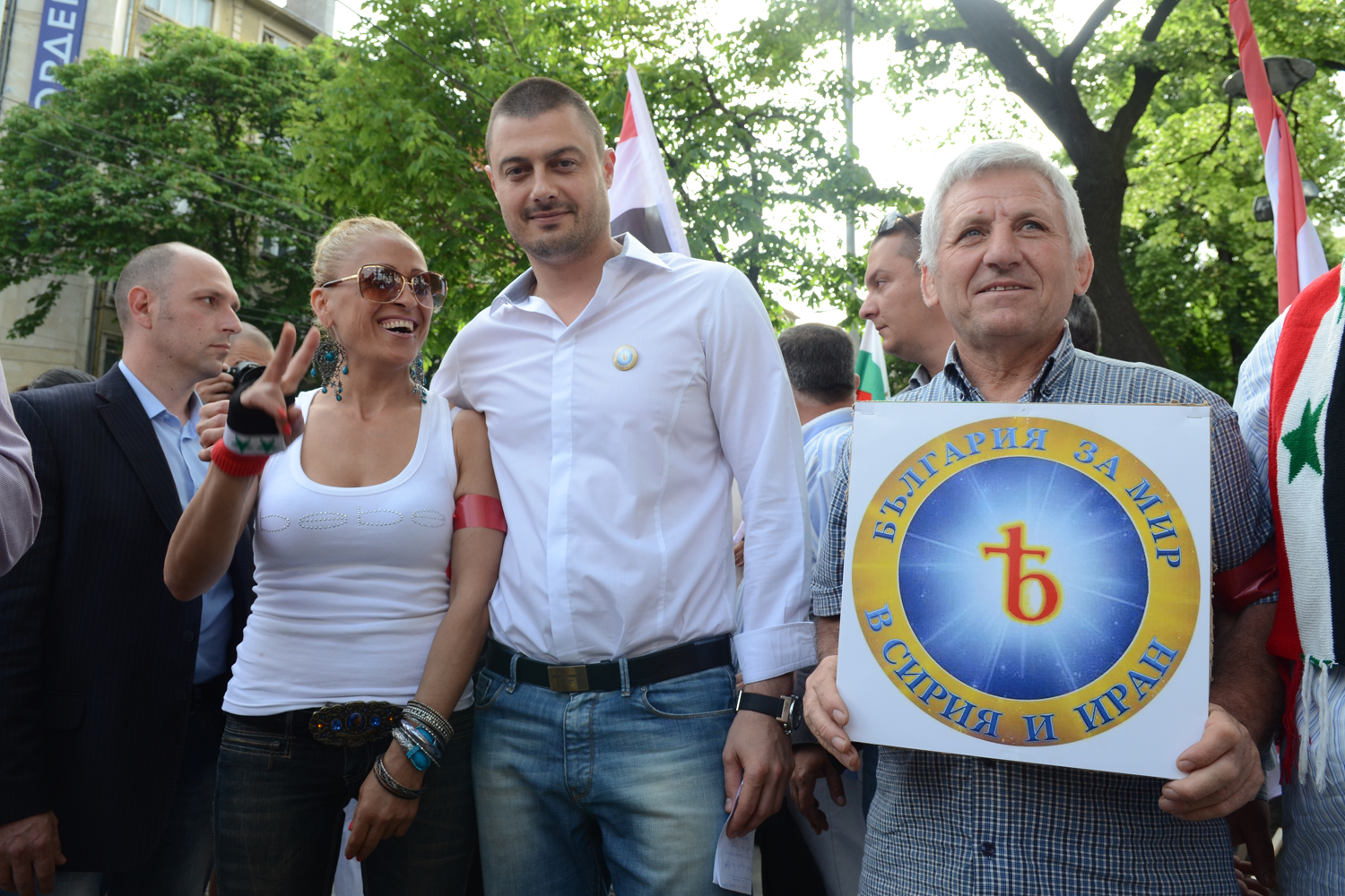 Бареков на протест срещу политиката на "свалени гащи" на Борисов