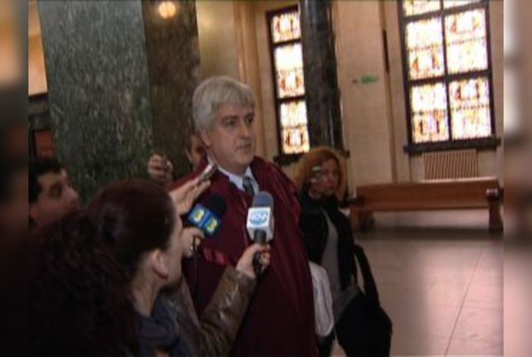 Пребили с боксове прокурор пред дома му?