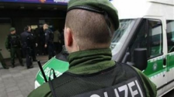Задигнаха чанта с диаманти от бижутер