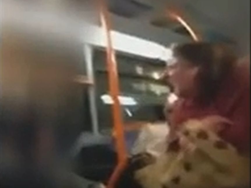Вижте истинското лице на расизма във Великобритания (ВИДЕО)