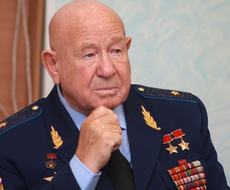 Легендарният космонавт Леонов разкри истината за смъртта на Гагарин