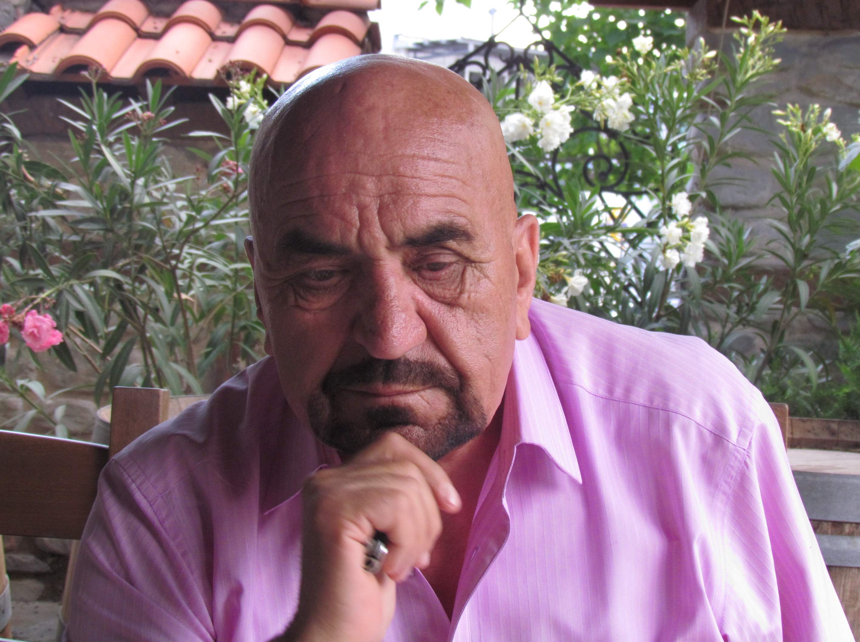 Мистериозният генерал - милионер: Опитаха се да ме отвлекат, лежах 3 месеца в болница! 