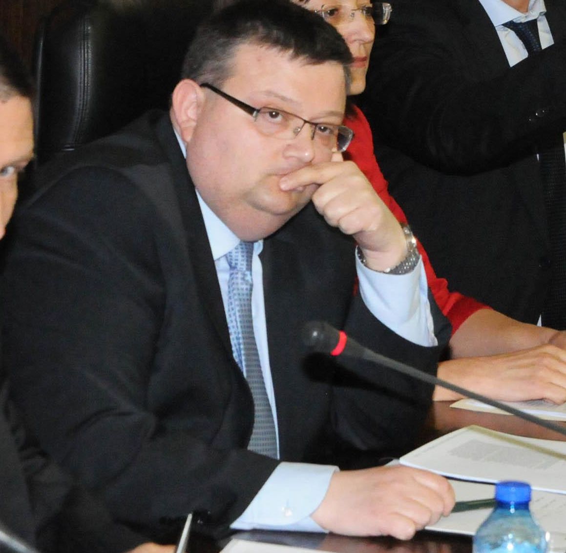 Следствието поема делата на ДАНС 