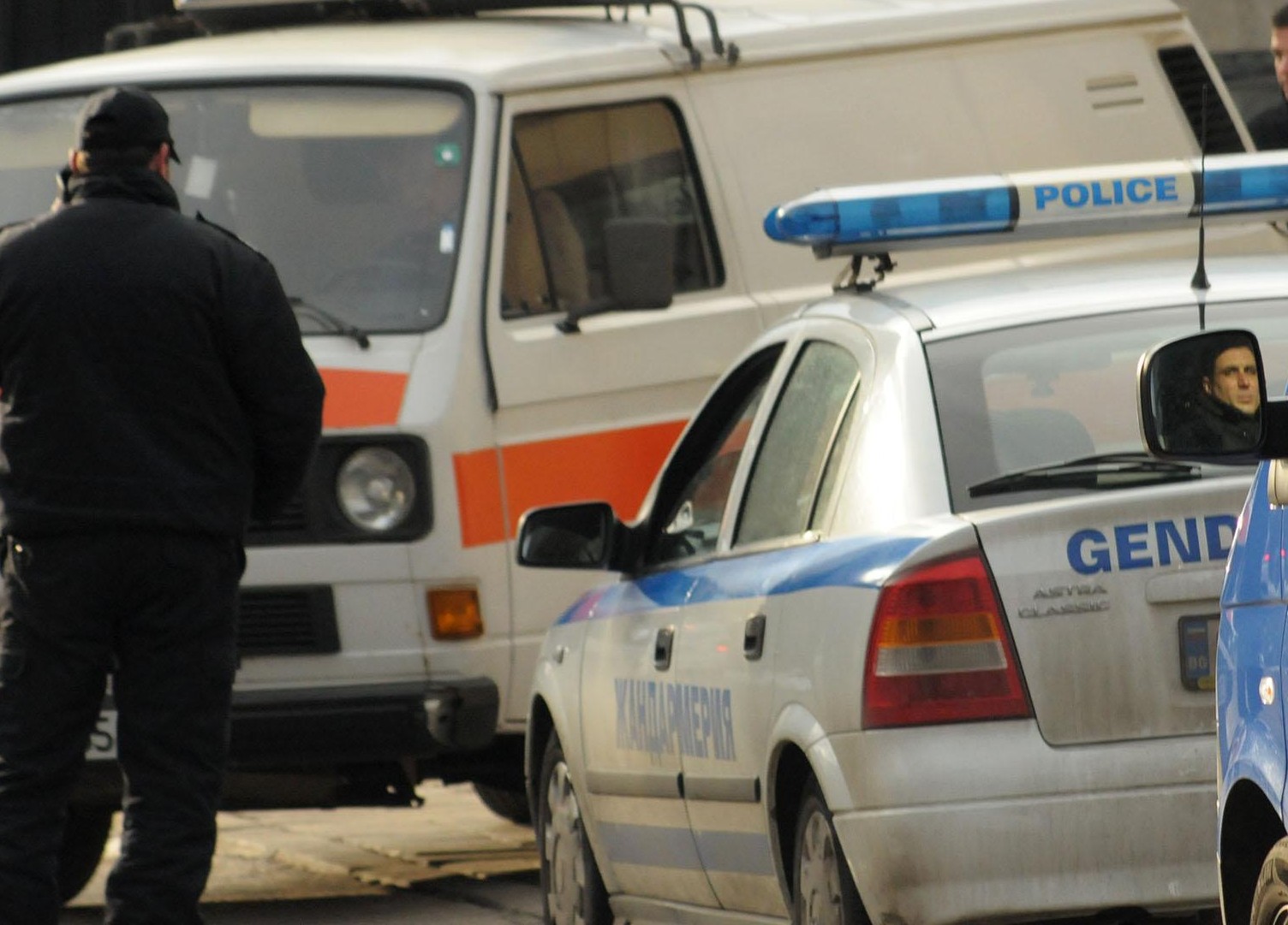 Зет и шурей автомонтьори се млатиха за клиенти