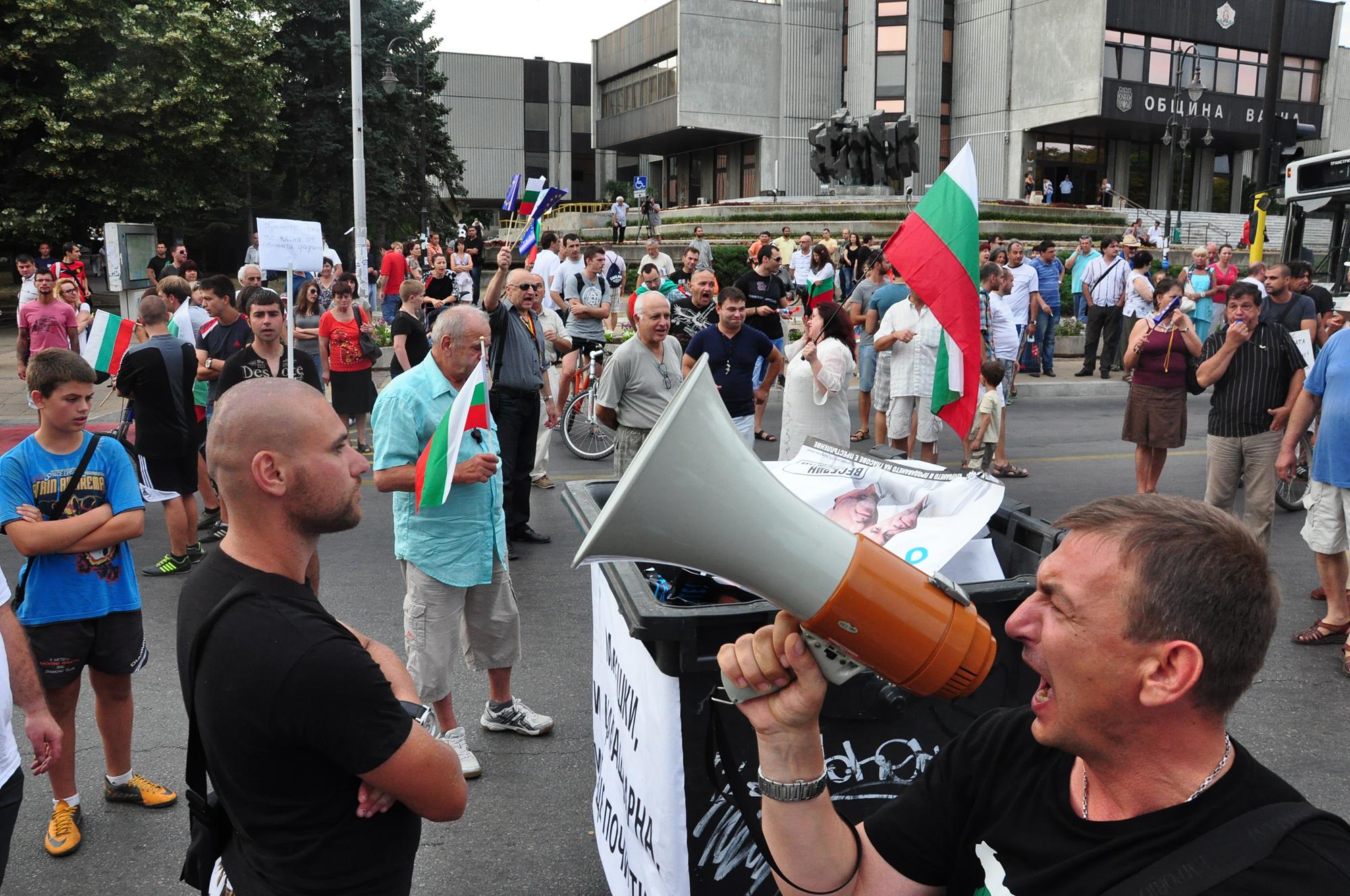 Окупираха областната управа във Варна 