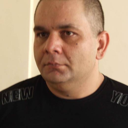 Сводникът Мартин Дебелия открадна 40 лв. от магазин 
