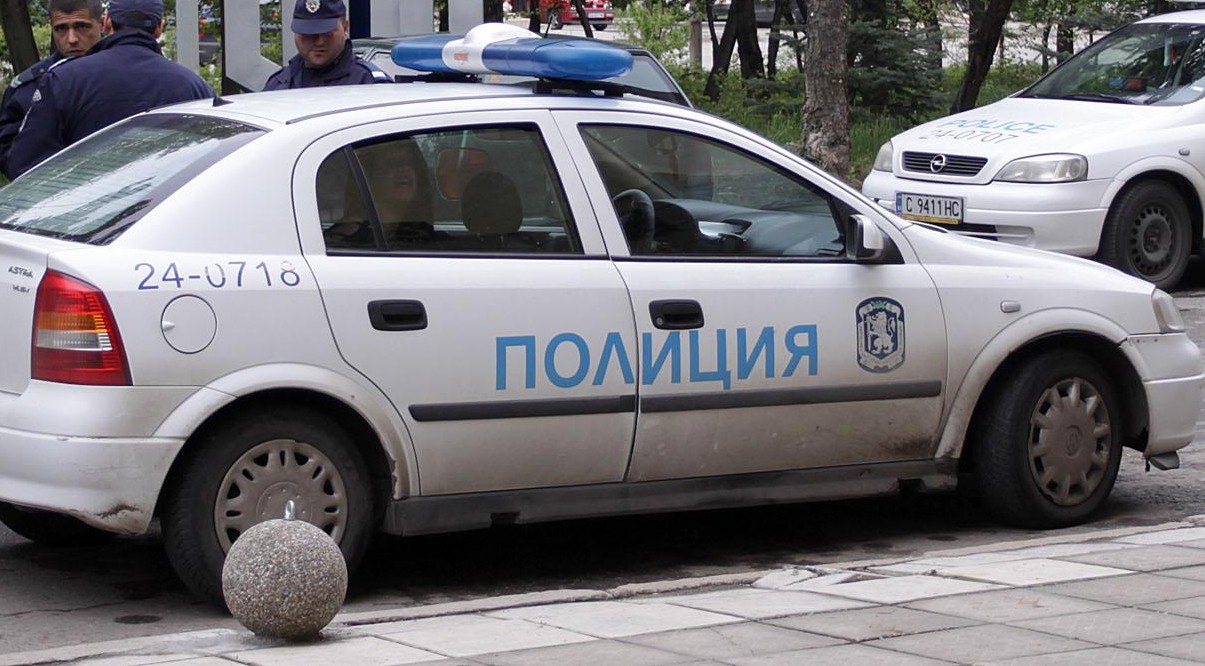 Пипнаха крадли, нападнали пенсионерка на гробище