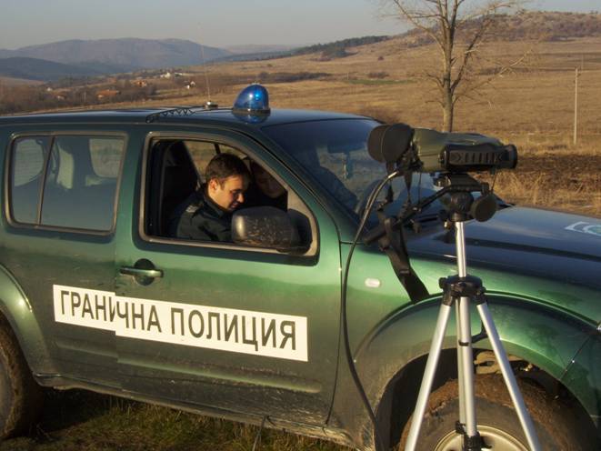 Заловиха 17 емигранти на границата с Турция 