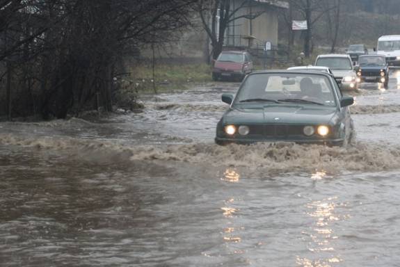 Половин България под вода