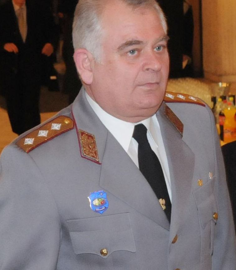 Ген. Кирчо Киров обвини днешното ръководство на НРС във война срещу него и семейството му