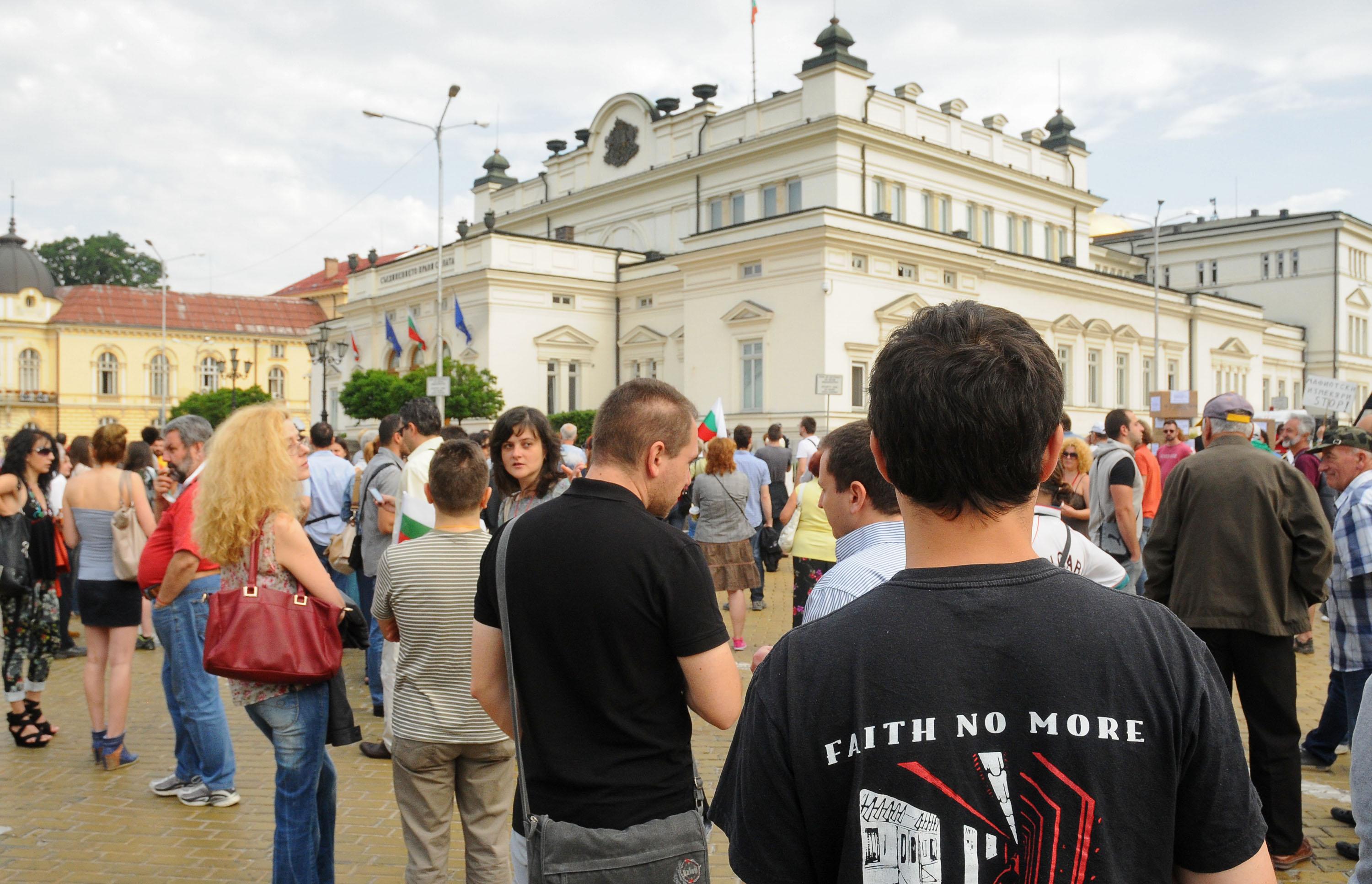 Готвят за петък пълна блокада на Парламента