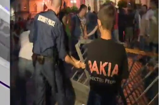 Клип разкри двойни агенти в протеста (ВИДЕО)