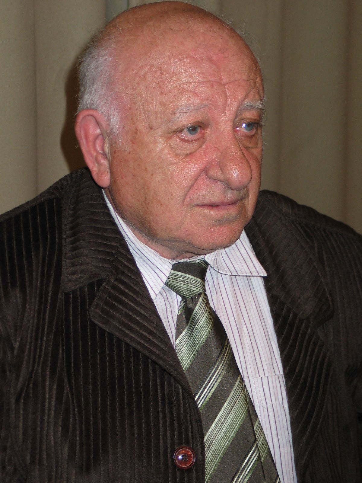 Георги Мишев отказа да е почетен гражданин на Ловеч 