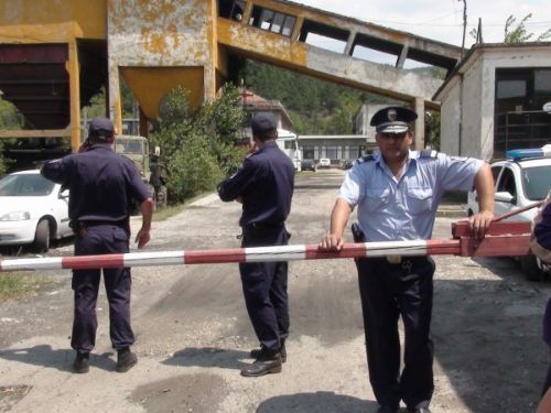 Пожар в мината със затрупаните миньори?