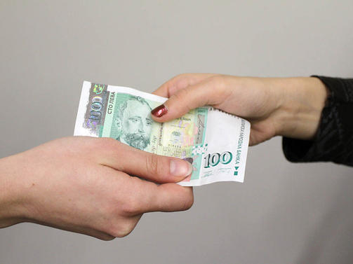 Спипаха с подкуп служителка на ДФ „Земеделие"
