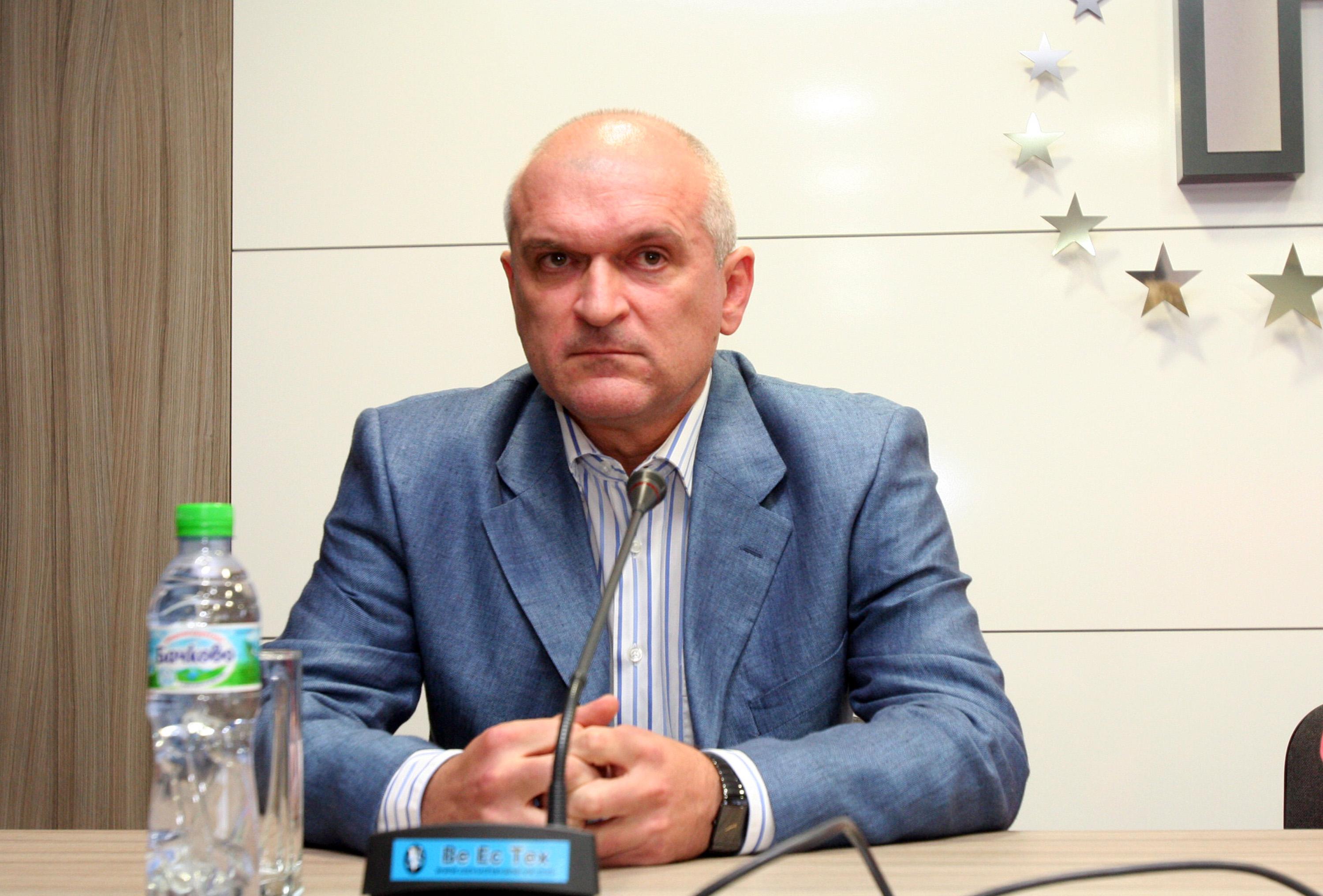 Първо ще се умува, после ще се свиква парламента