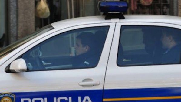 Общинар в Загреб изнасилвал жена заради имоти