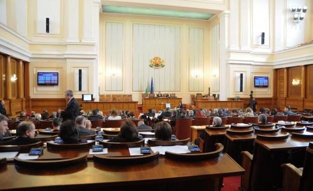 Сложни схеми за отхвърляне на ветото върху бюджета
