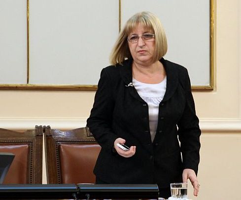 Цецка Цачева до Местан на плажа