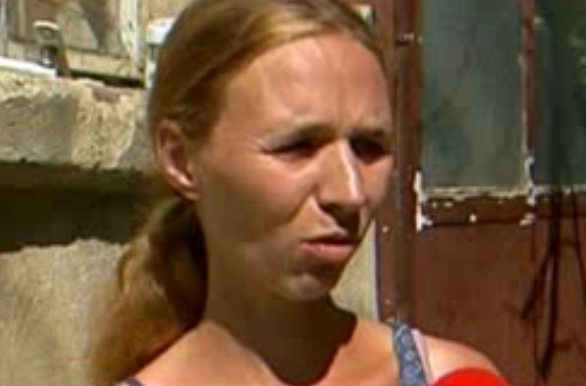 Майка на 5 деца живее без вода и ток