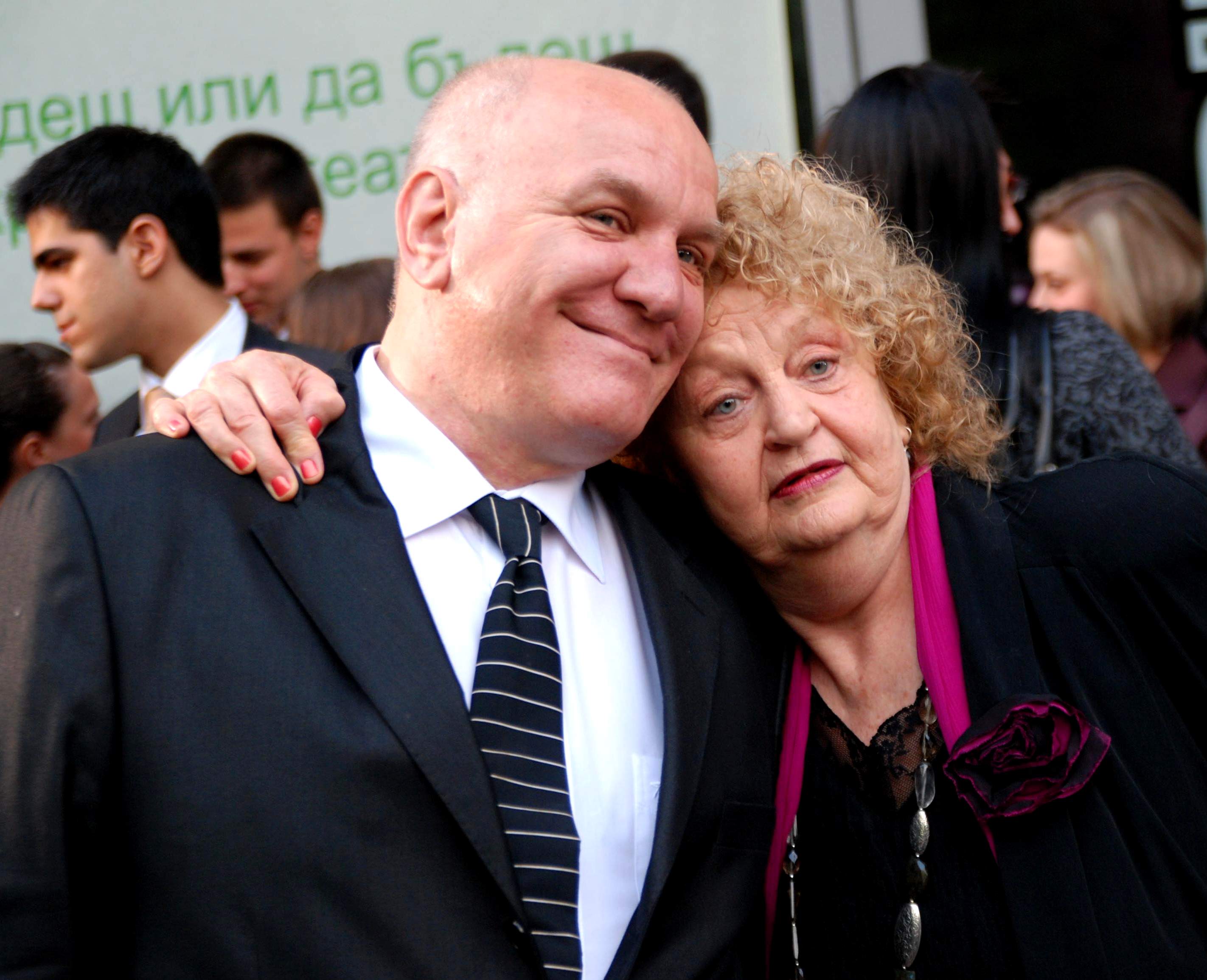 Бунт срещу шефа на Театъра на армията